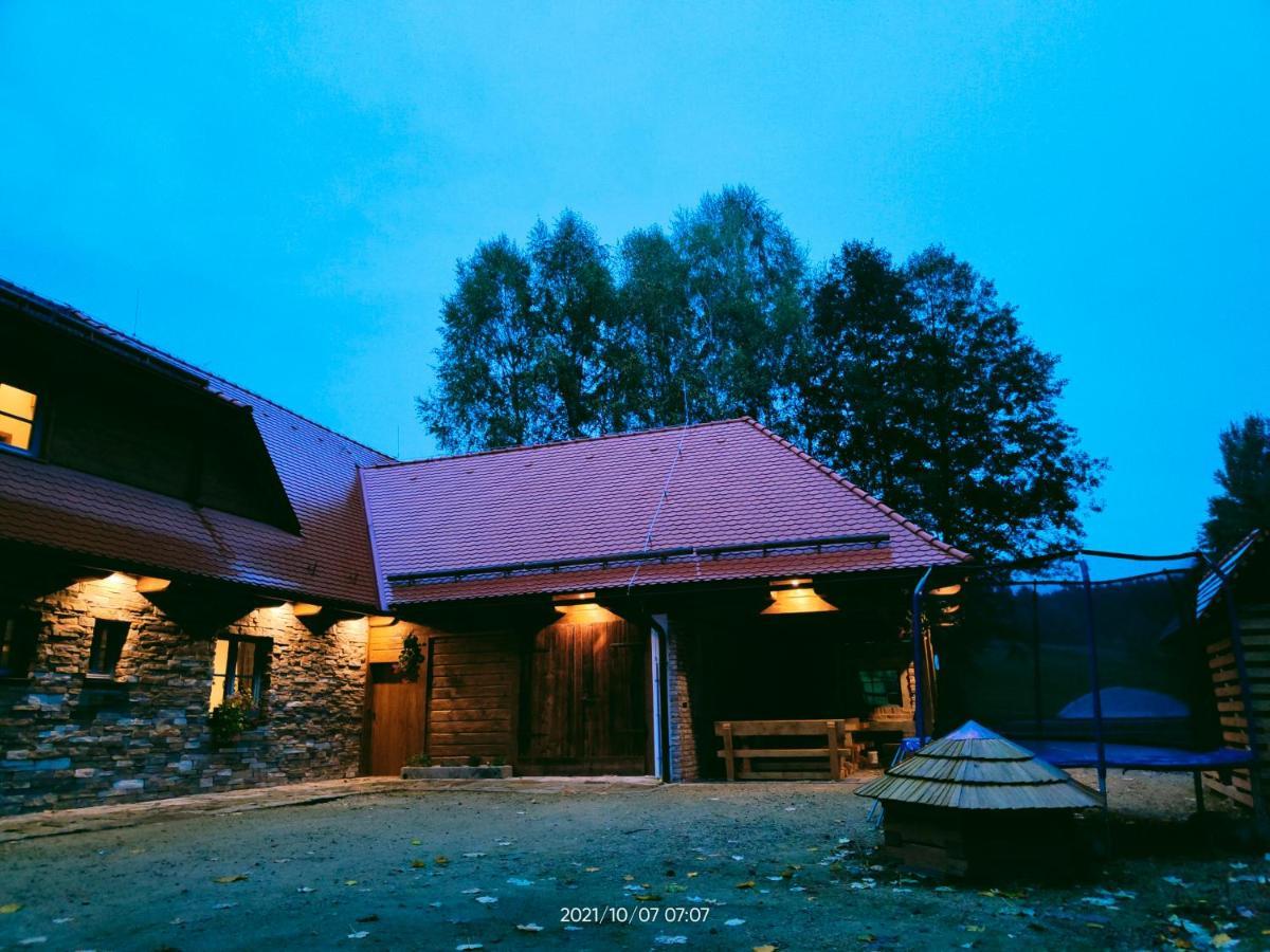 Roubenka U Zvonicky Villa Cejle Exterior foto